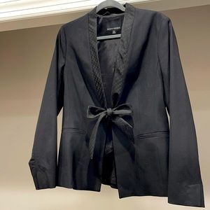 BR - Black blazer with tie front detail